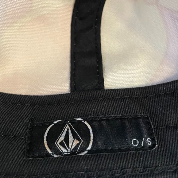 Youth Adjustable Volcom Hat - Picture 6 of 9